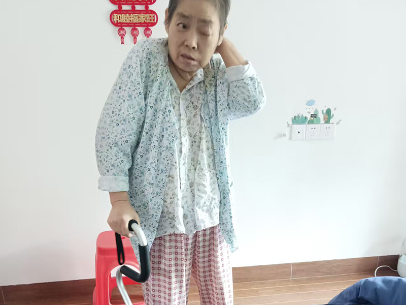 植物人卧床调理全过程杨女士